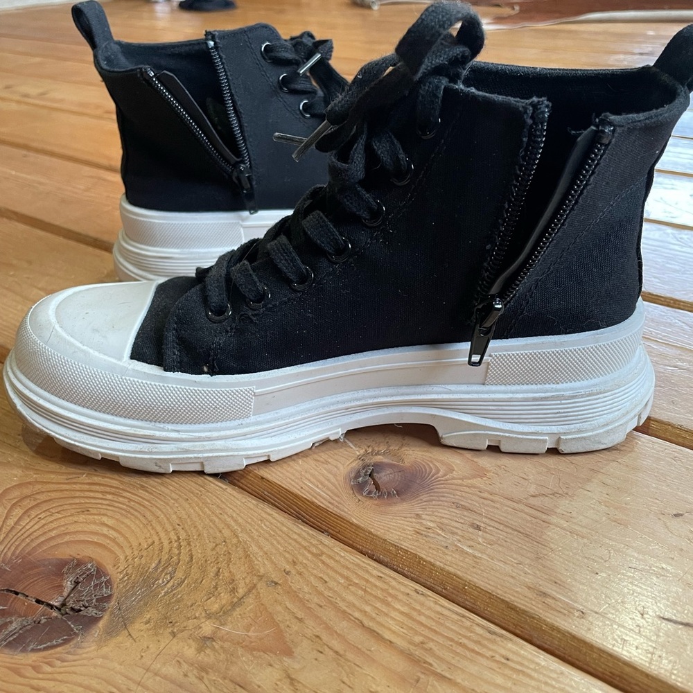 Women’s Black Sneakers - Picture 2 of 4
